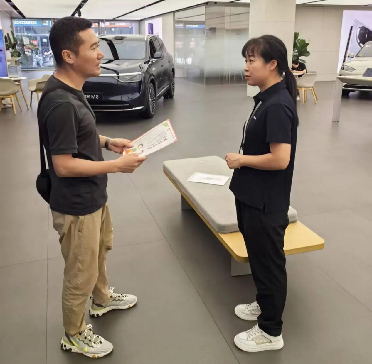 双桥区商务局开展诚信宣传助力以旧换新活动1111