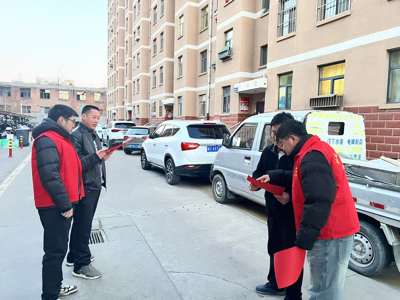振兴社区诚信宣传进商铺，营造良好营商环境。1111