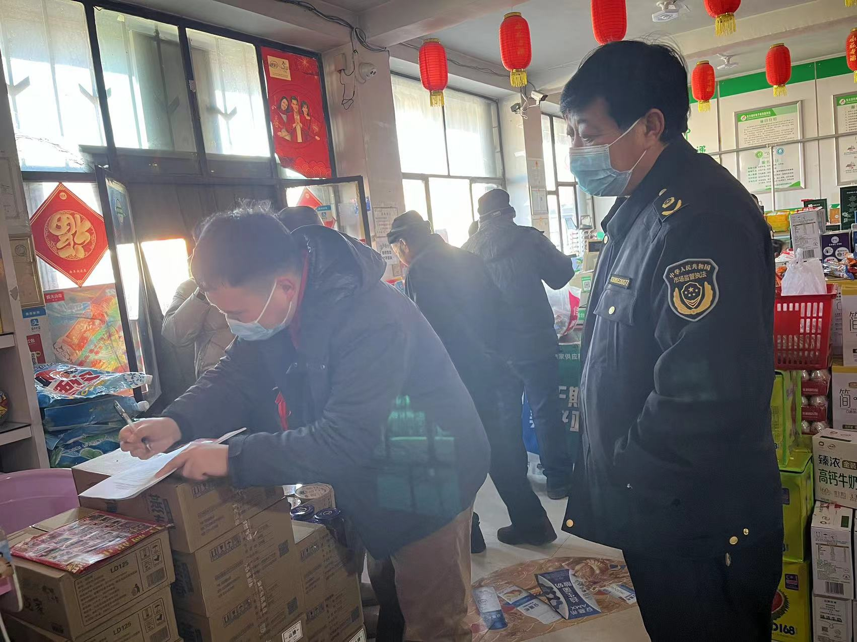 隆化县唐三营镇开展诚信宣传入企业活动487871